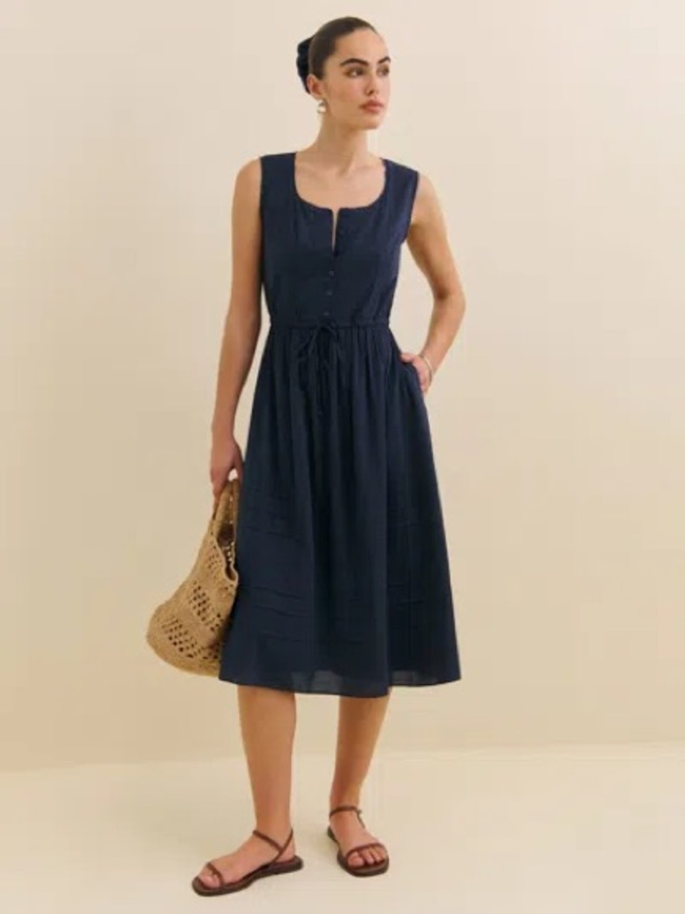 Reformation Lonnie dress in navy size 4 like new
